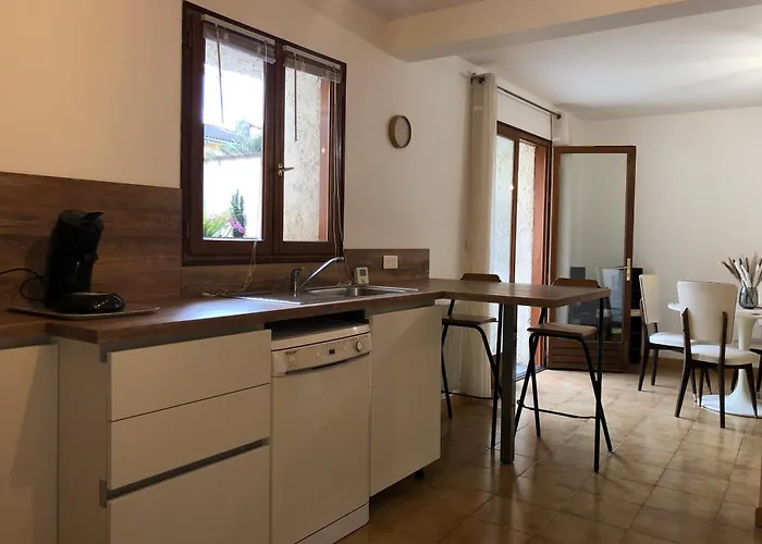 Apartamento Maison De Village Avec Jardinet *