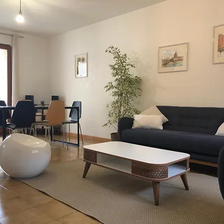 Maison De Village Avec Jardinet